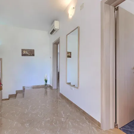 Apartment Krase By Interhome Pula